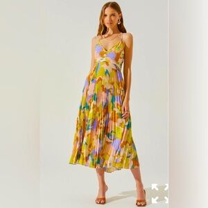 Floral midi dress by ASTR the Label